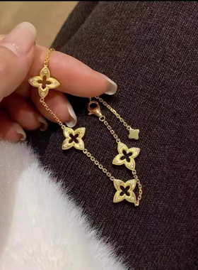 金色点钻镂空四叶草手链手饰