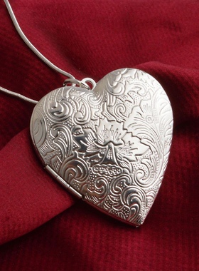 欧美时尚Locket女吊坠椭圆状可放相片18K镀银蛇骨链情侣相盒项链