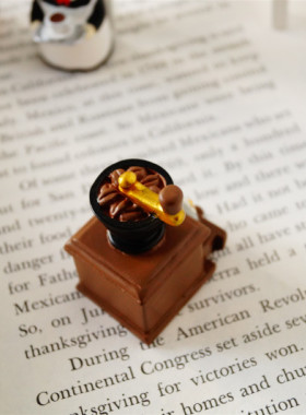 猫部杂货咖啡研磨机怀旧场景道具