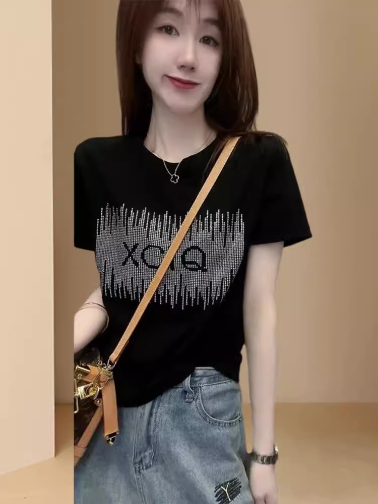 大码女装2023夏季韩版设计感镶钻字母短袖T恤遮肚显瘦圆领上衣潮 - 图1