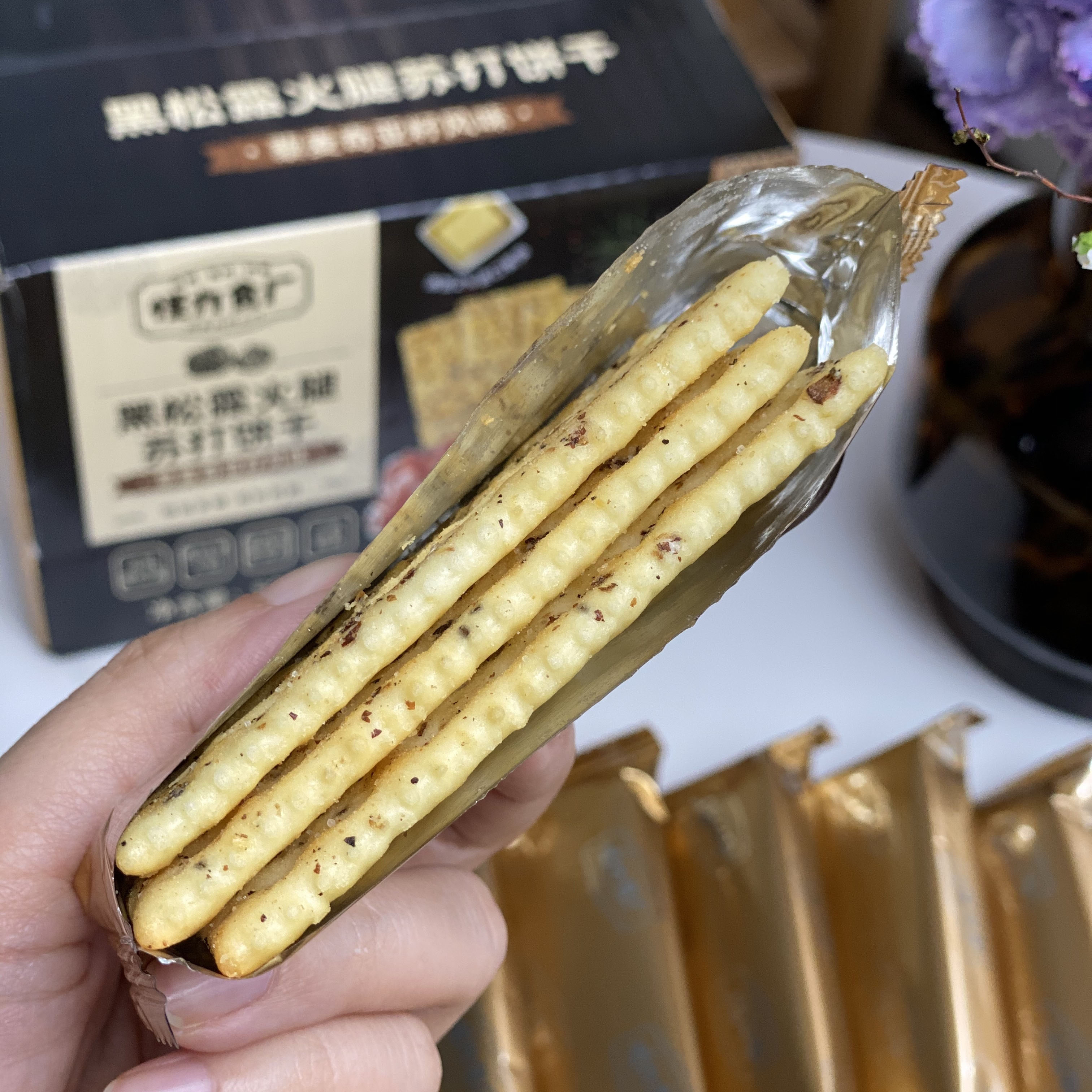 怪力食厂黑松露火腿苏打饼干藜麦奇亚籽508g早餐下午茶点心小零食 - 图2