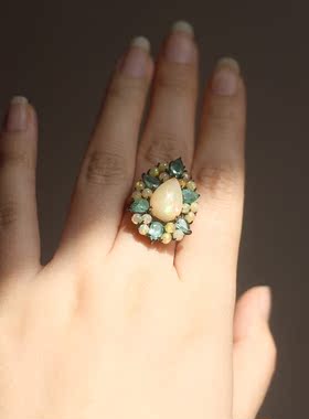 天然欧泊祖母绿925银镀金戒指