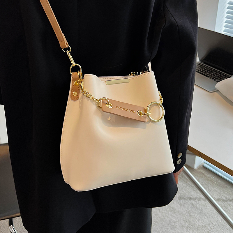 通勤小包包女2025春夏新款潮高级感时尚斜挎包小众软皮单肩水桶包,淘宝优惠券,粉丝福利购,淘宝优惠卷