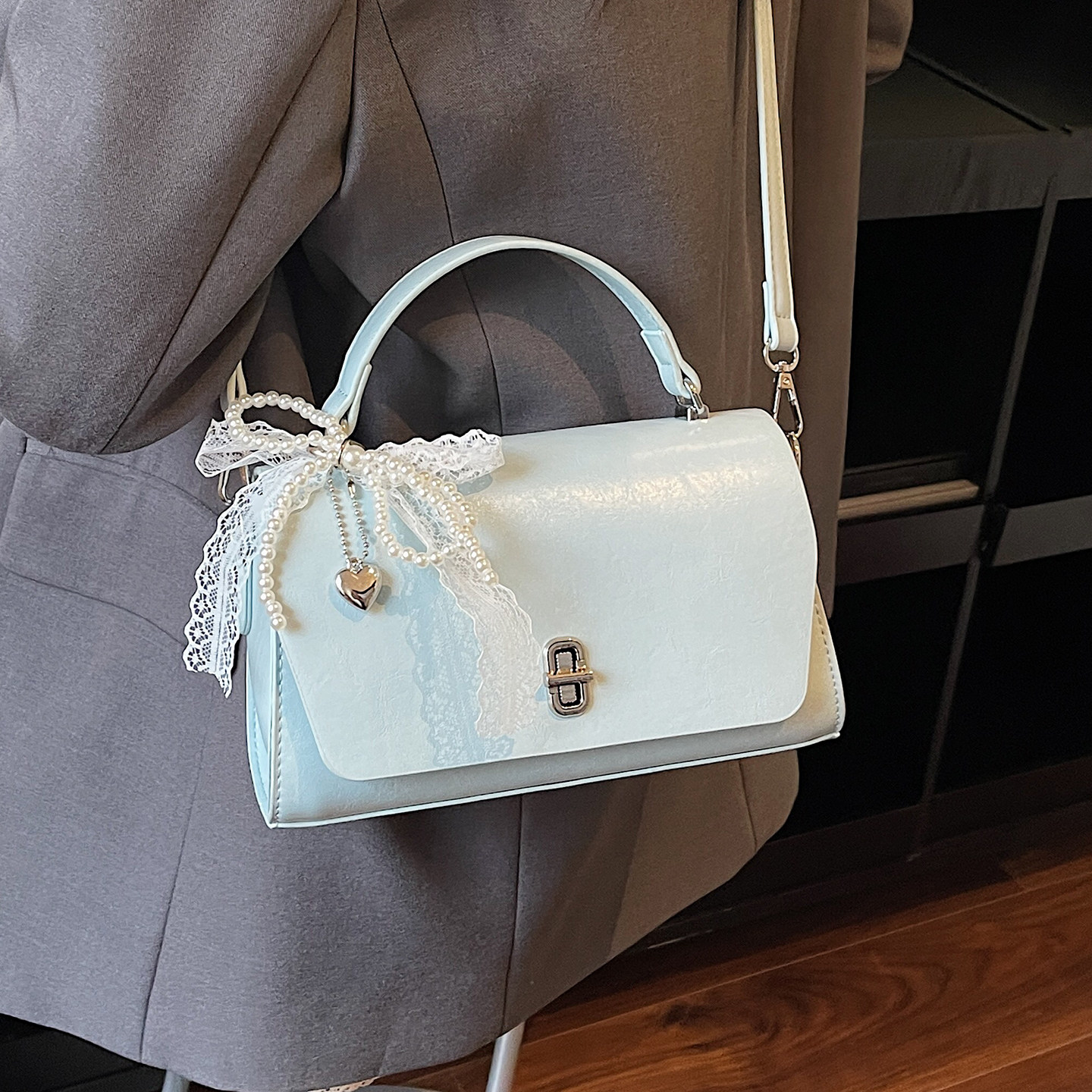 早春百搭蝴蝶结小包包女2025新款上班通勤小拎包小方包简约斜挎包,淘宝优惠券,粉丝福利购,淘宝优惠卷