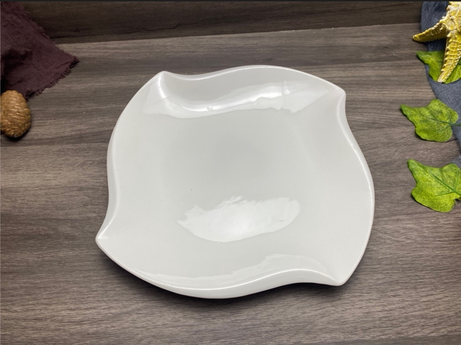 白色陶瓷转角盘饭盘西餐盘不规则餐盘异形盘风车菜盘酒店餐饮菜盘