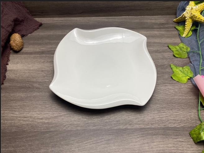 白色陶瓷转角盘饭盘西餐盘不规则餐盘异形盘风车菜盘酒店餐饮菜盘
