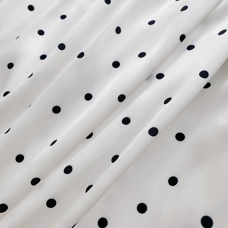 衣阁里拉春夏新款波点露肩连衣裙 衣阁里拉连衣裙