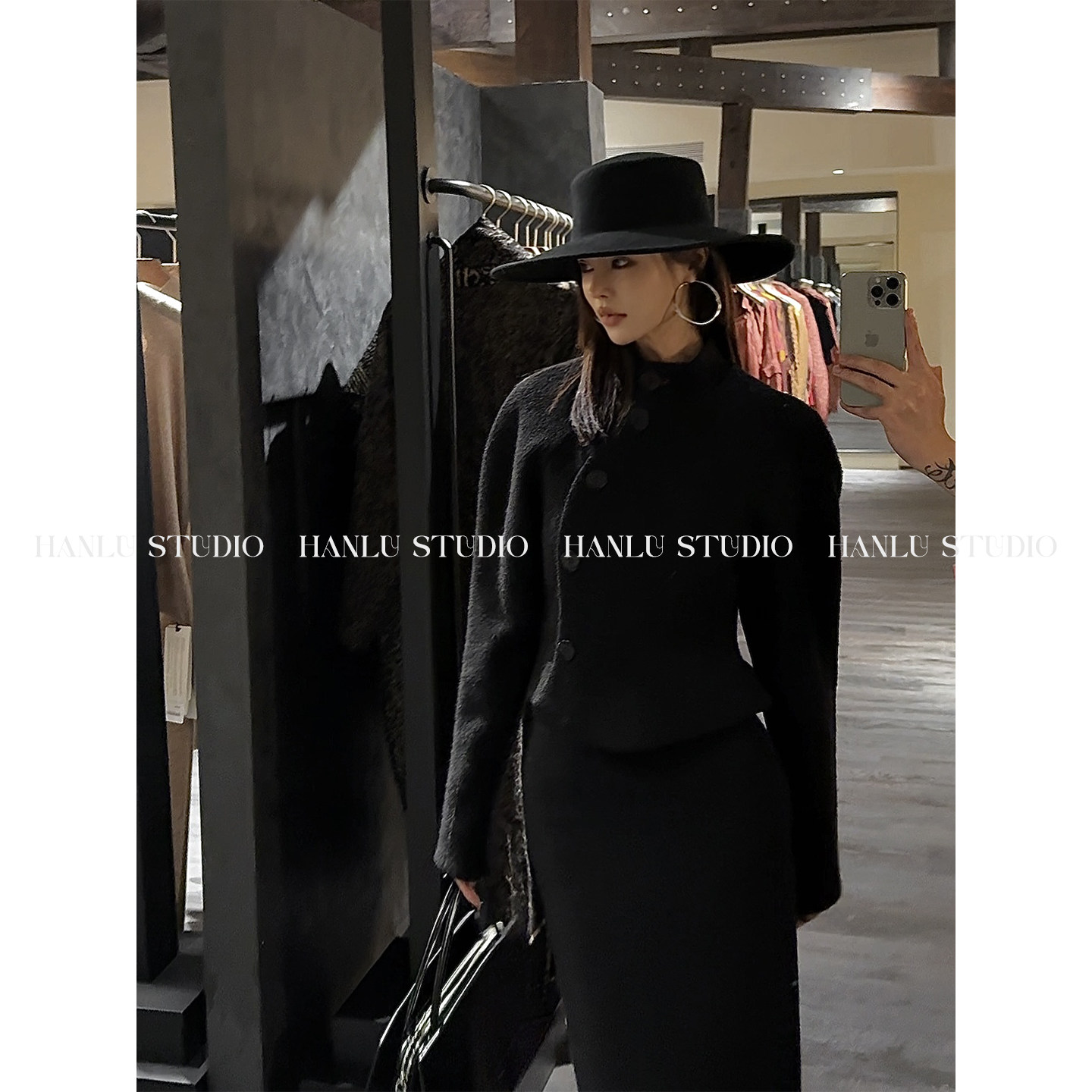 HanLu studio原创廓型袖不规则立裁秋冬收腰短款黑色绵羊毛外套女,淘宝优惠券,粉丝福利购,淘宝优惠卷