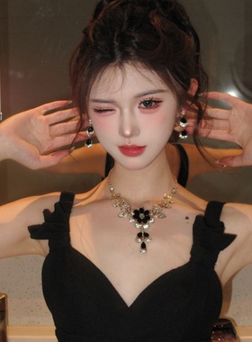 法式复古水滴黑色花朵闪钻项链女宫廷风设计感重工气质百搭锁骨链