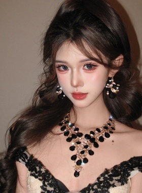 精致千金宫廷风黑色闪钻项链耳坠轻奢小众晚宴礼服水滴流苏锁骨链