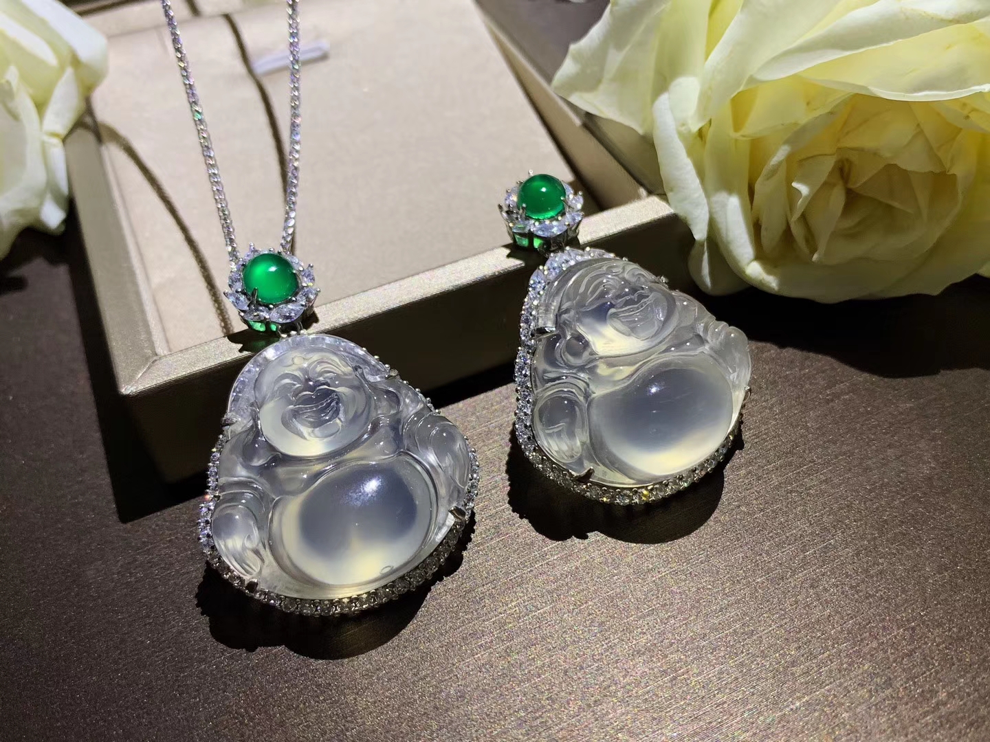 天然冰种马达加斯加玉髓佛吊坠水晶项链挂坠玻璃种玉石 VISING 天然冰种马达加斯加玉髓佛吊坠水晶项链挂坠玻璃种玉石 VISING