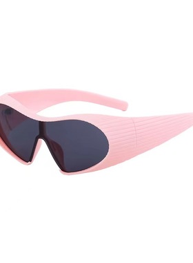 前卫异形怪诞科技感连体墨镜女