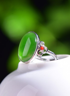 S925银镶嵌和田玉碧玉蛋面配南红戒指