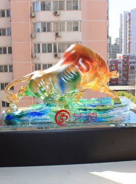 琉璃拓荒牛创意商务升职工艺品