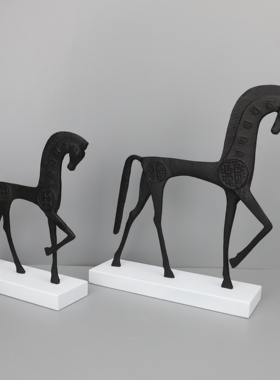 北欧黑色铸铁摆件样板房