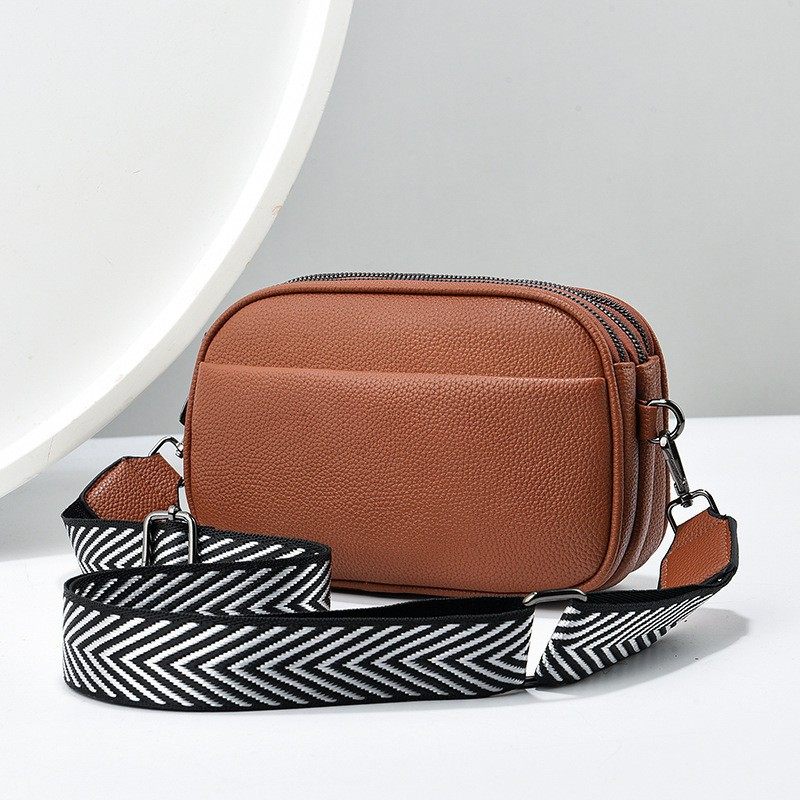 女2024冬季新款大容量多层软皮宽肩带单肩中年妈妈包斜挎小包时尚,淘宝优惠券,粉丝福利购,淘宝优惠卷