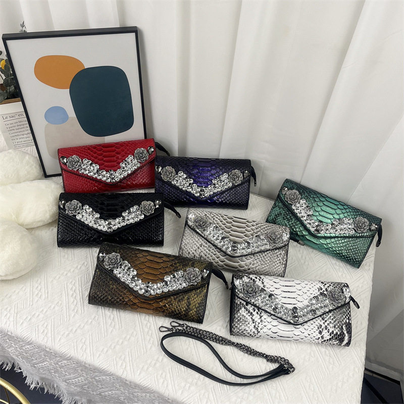手拿包欧美女士跨境新款鳄鱼纹斜挎包外贸女士镶钻斜挎链条包,淘宝优惠券,粉丝福利购,淘宝优惠卷