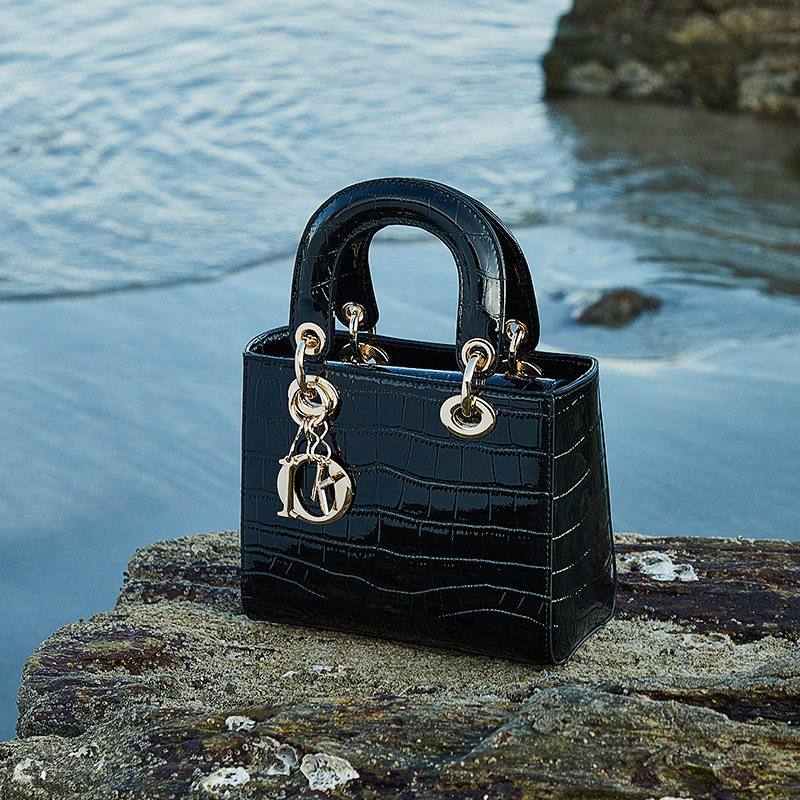 真皮戴妃包2025冬季新款真皮斜挎包大牌时尚洋气包包女斜跨单肩包,淘宝优惠券,粉丝福利购,淘宝优惠卷