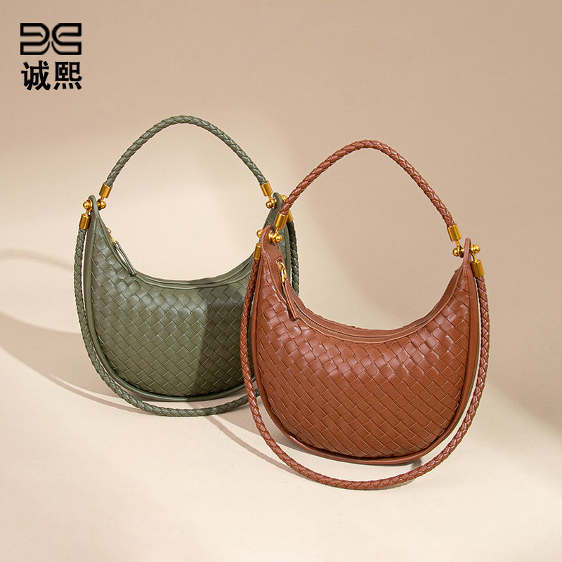 新款手工编织女包个性百搭月牙包手提高级感新月饺子包单肩腋下包,淘宝优惠券,粉丝福利购,淘宝优惠卷