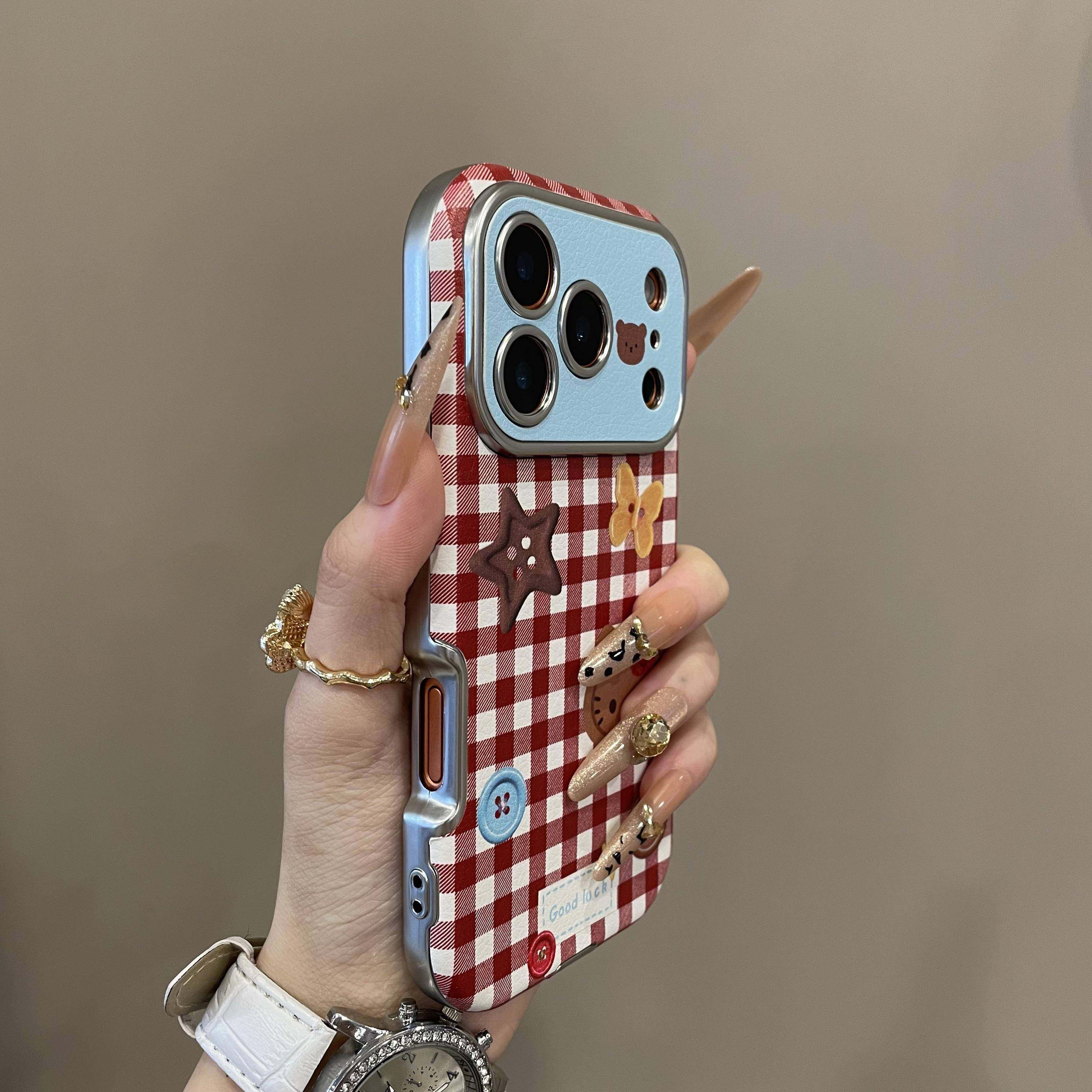 秋冬格纹纽扣KT猫大视窗适用iPhone17promax手机壳15新款17pro网红女款13创意全包防摔16pro超好看17保护套,淘宝优惠券,粉丝福利购,淘宝优惠卷