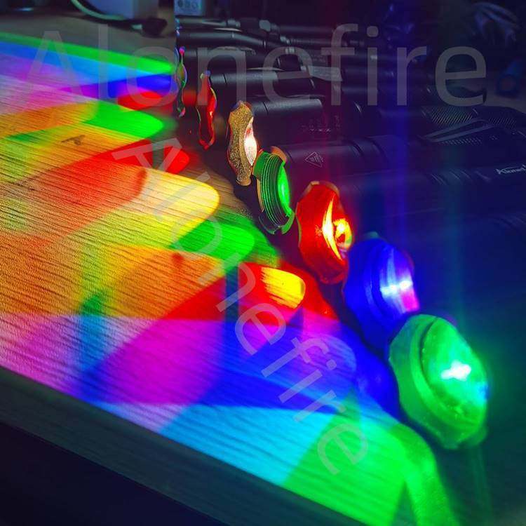 RGB彩色变焦手电筒人像摄影补光灯四光源变焦聚光远射手电筒,淘宝优惠券,粉丝福利购,淘宝优惠卷