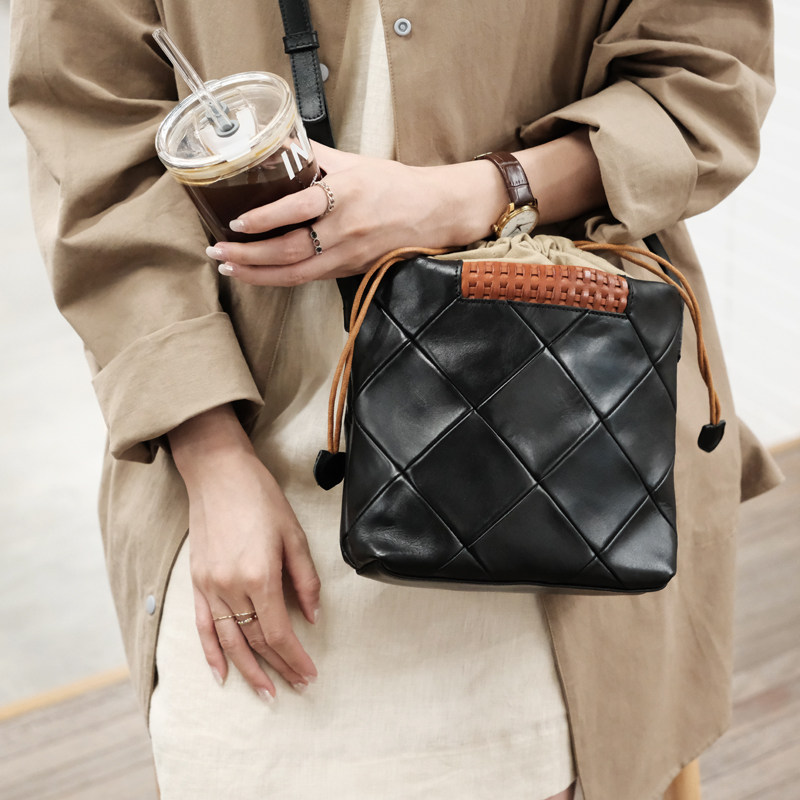 葱木 复古又时髦 质感小众通勤植鞣牛皮水桶包抽绳新款单肩斜挎包,淘宝优惠券,粉丝福利购,淘宝优惠卷