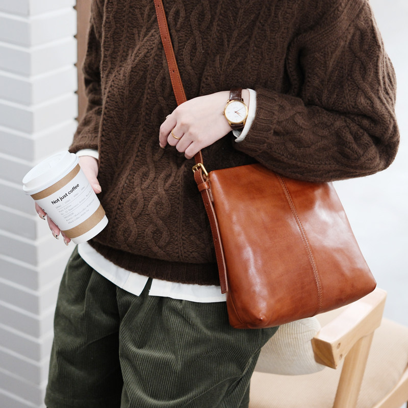 葱木 小众日系包 复古质感斜挎小水桶包植鞣牛皮女包单肩小挎包,淘宝优惠券,粉丝福利购,淘宝优惠卷
