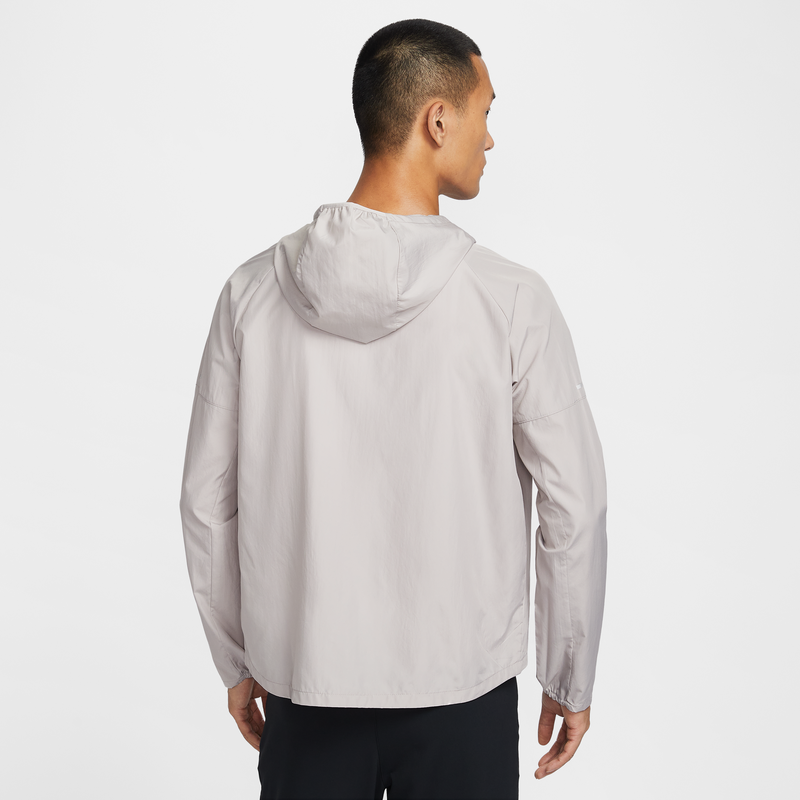 耐克男子训练跑步夹克春季轻薄梭织反光外套NIKE MILER DD4747,淘宝优惠券,粉丝福利购,淘宝优惠卷