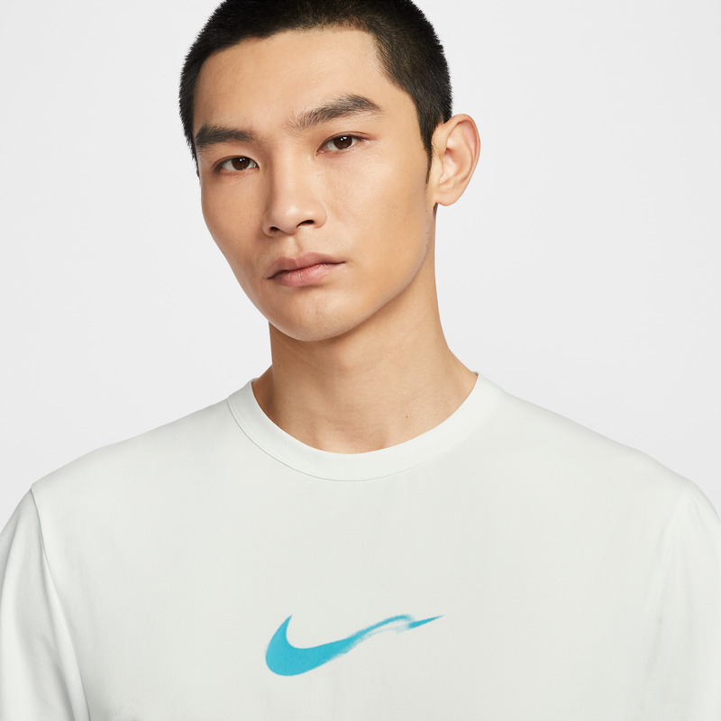 Nike耐克官方HYVERSE DRI-FIT男子速干短袖上衣夏季T恤HV4882-图2