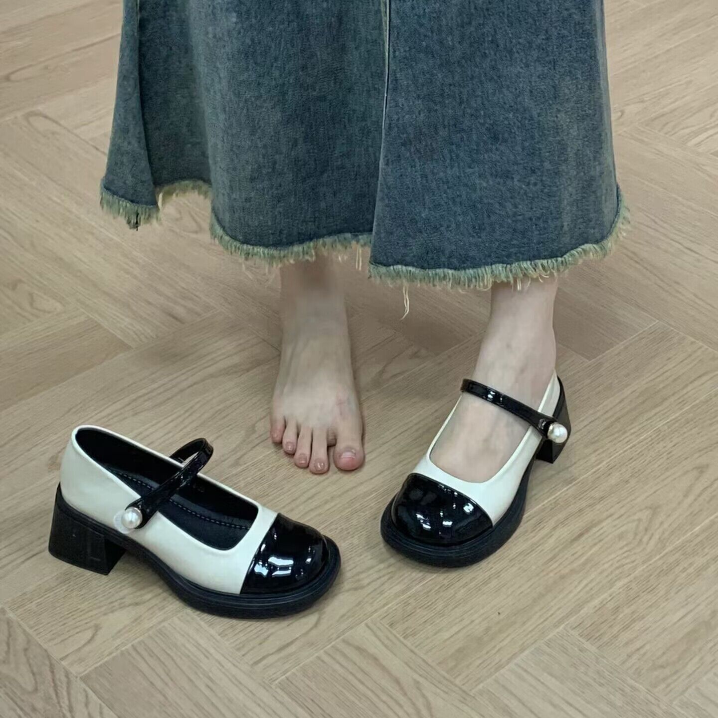 百搭圆头粗跟英伦风复古黑色单鞋2025女新款浅口法式玛丽珍小皮鞋 - 图1