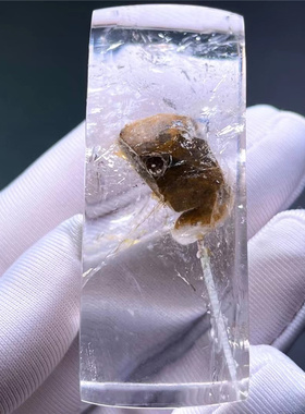 天然水晶包裹双色方解石共生碧玺