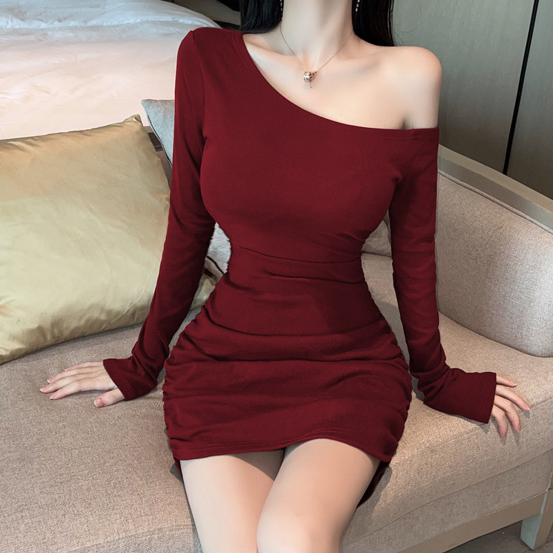 高级感斜肩打底气质修身显瘦露肩包臀连衣裙女一字肩长袖性感短裙,淘宝优惠券,粉丝福利购,淘宝优惠卷