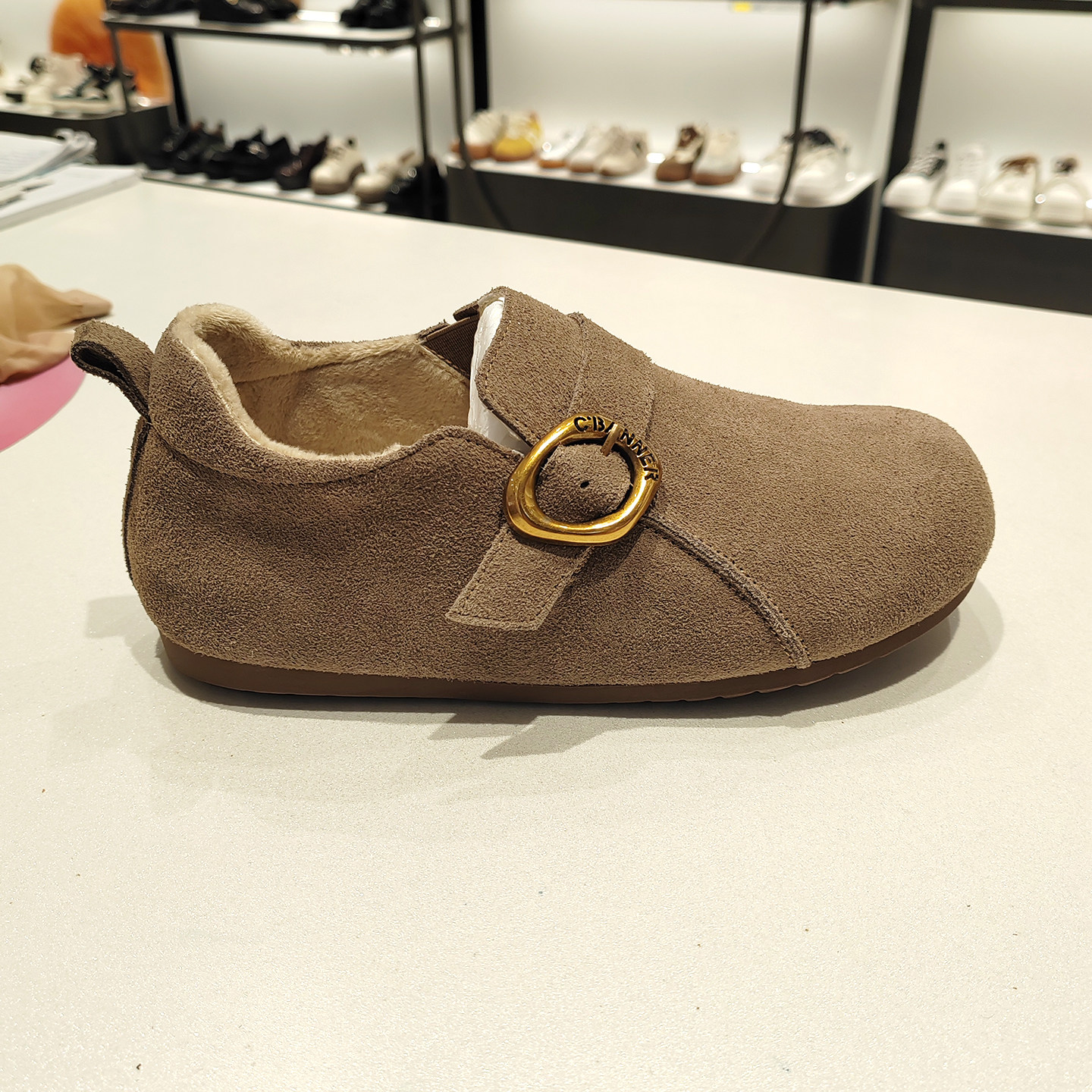 千百度女鞋2025冬季新款保暖绒里平底舒适休闲勃肯鞋潮 A25602006,淘宝优惠券,粉丝福利购,淘宝优惠卷