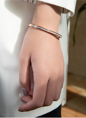 日韩女不掉色不过敏手镯