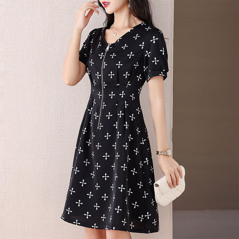  伊自尚服饰大码女装