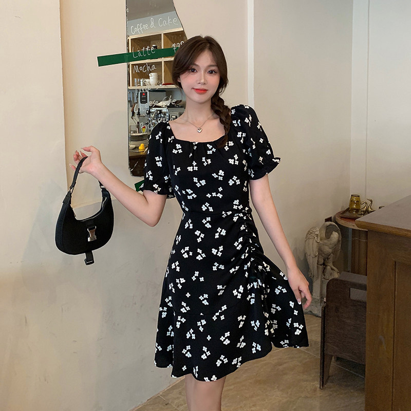  伊自尚服饰连衣裙