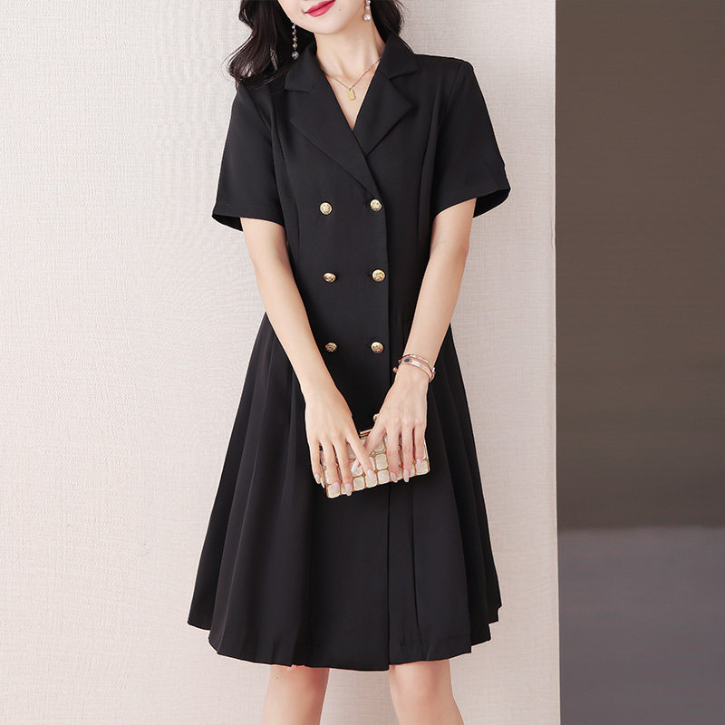  伊自尚服饰大码女装