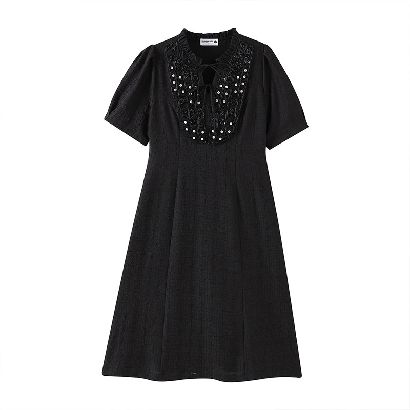  伊自尚服饰连衣裙