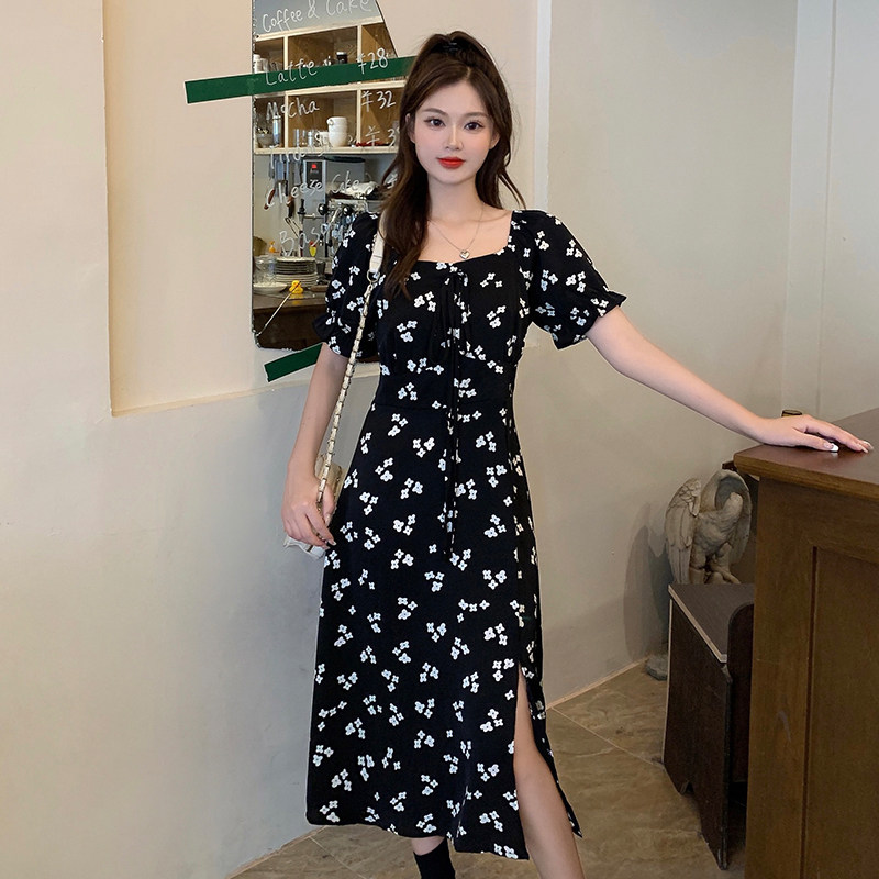  伊自尚服饰连衣裙