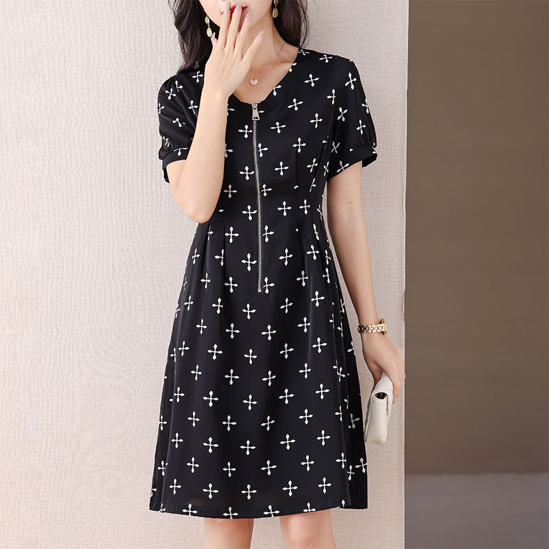  伊自尚服饰大码女装