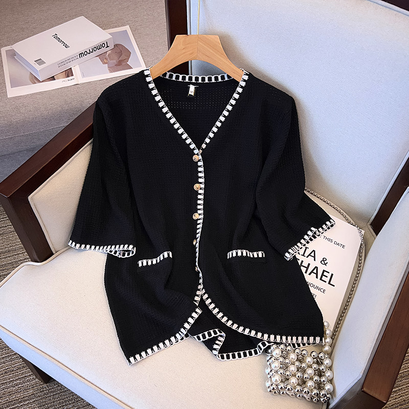  伊自尚服饰毛针织衫