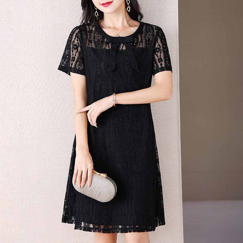  伊自尚服饰连衣裙