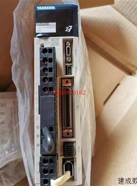 议价安川伺服驱动器SGD7S-1R6A20A/2R8A20A/R90A20A/R70A20A质保