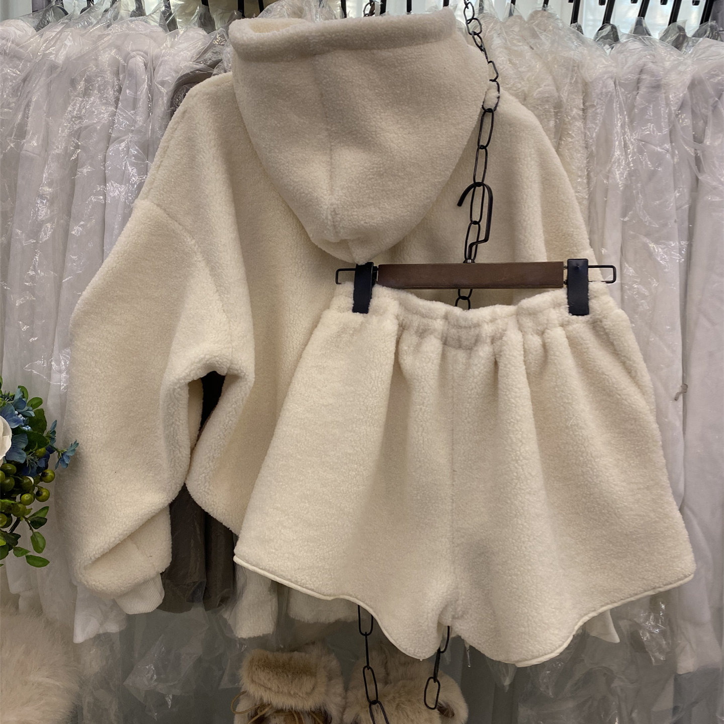 韩系新款休闲慵懒连帽刺绣羊羔毛抽绳卫衣松紧腰短裤小个子两件套,淘宝优惠券,粉丝福利购,淘宝优惠卷