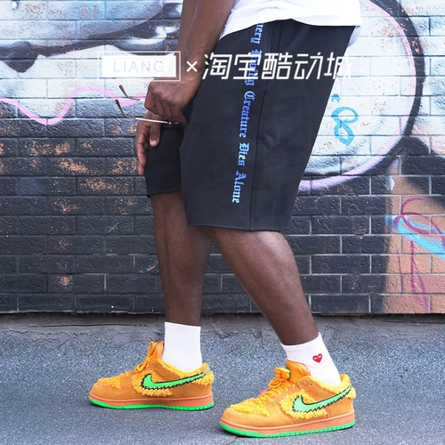 Vlone Classic v Goth Letter Side Print