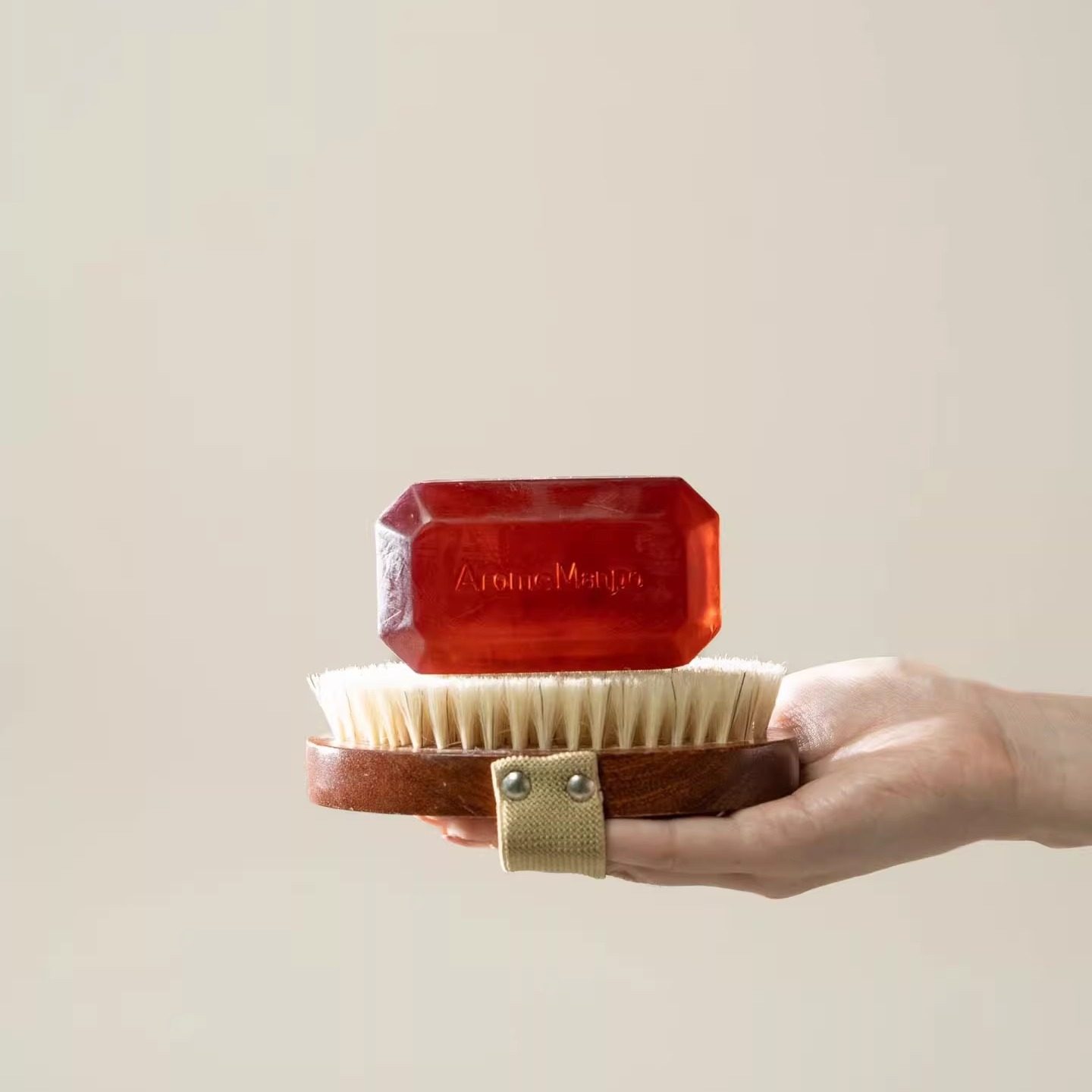 AromeManpo馥郁满铺晚香玉联名套装光感滚珠香体油爽肤水香薰皂,淘宝优惠券,粉丝福利购,淘宝优惠卷