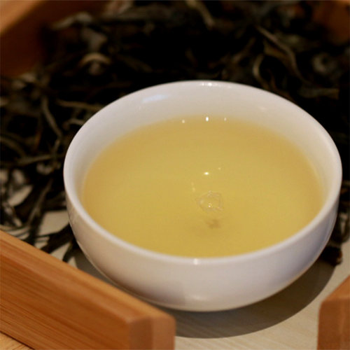 世味莊園 普洱茶生茶 凤庆香竹箐古树纯料 357克 - 图3