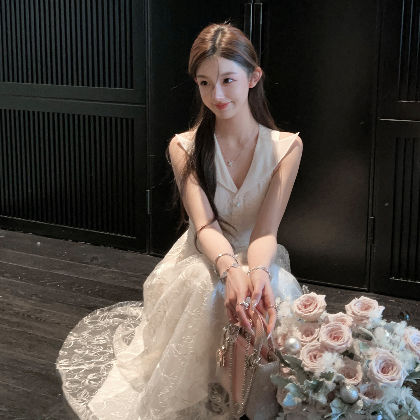 FairyJiang夏季新款气质蕾丝刺绣v领白色连衣裙长款显瘦收腰裙子