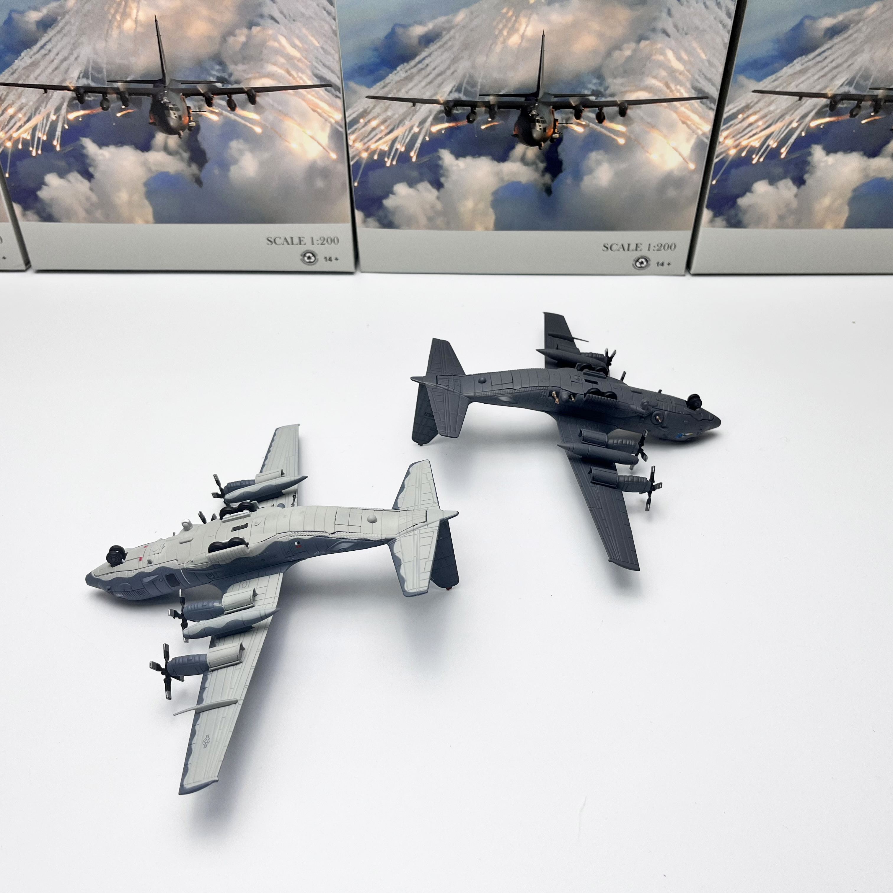 WLTK 1/200AC-130U空中炮艇攻击机AC130合金仿真军事飞机模型摆件 - 图3