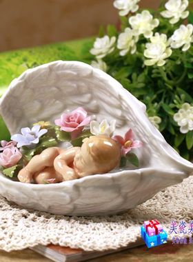 cosmos新生儿天使翅膀中的摆件